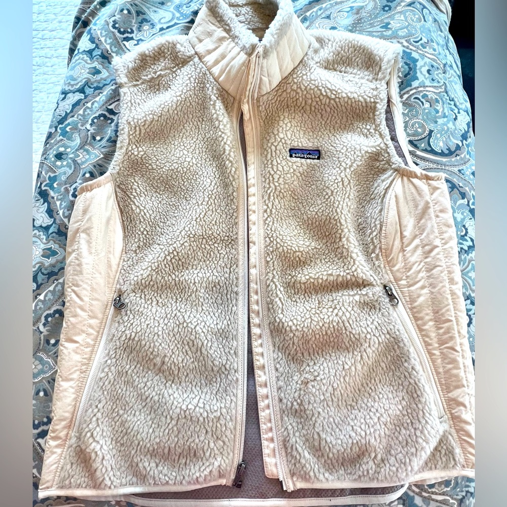 Patagonia Women’s Retro Sherpa Cream Vest Size XL